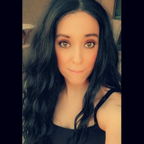 Meet your Posher, Renee - Picture 2 of 10